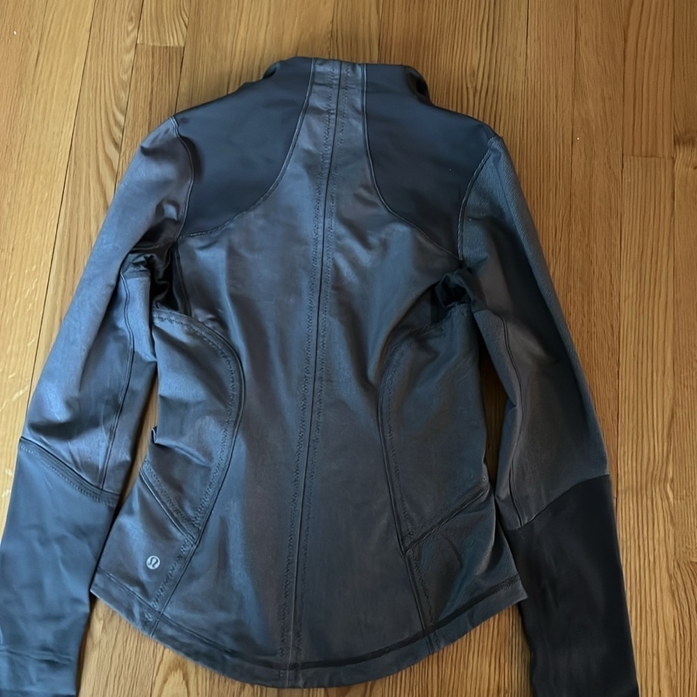 Lululemon Forme Jacket
Soot Light - Picture 9 of 10